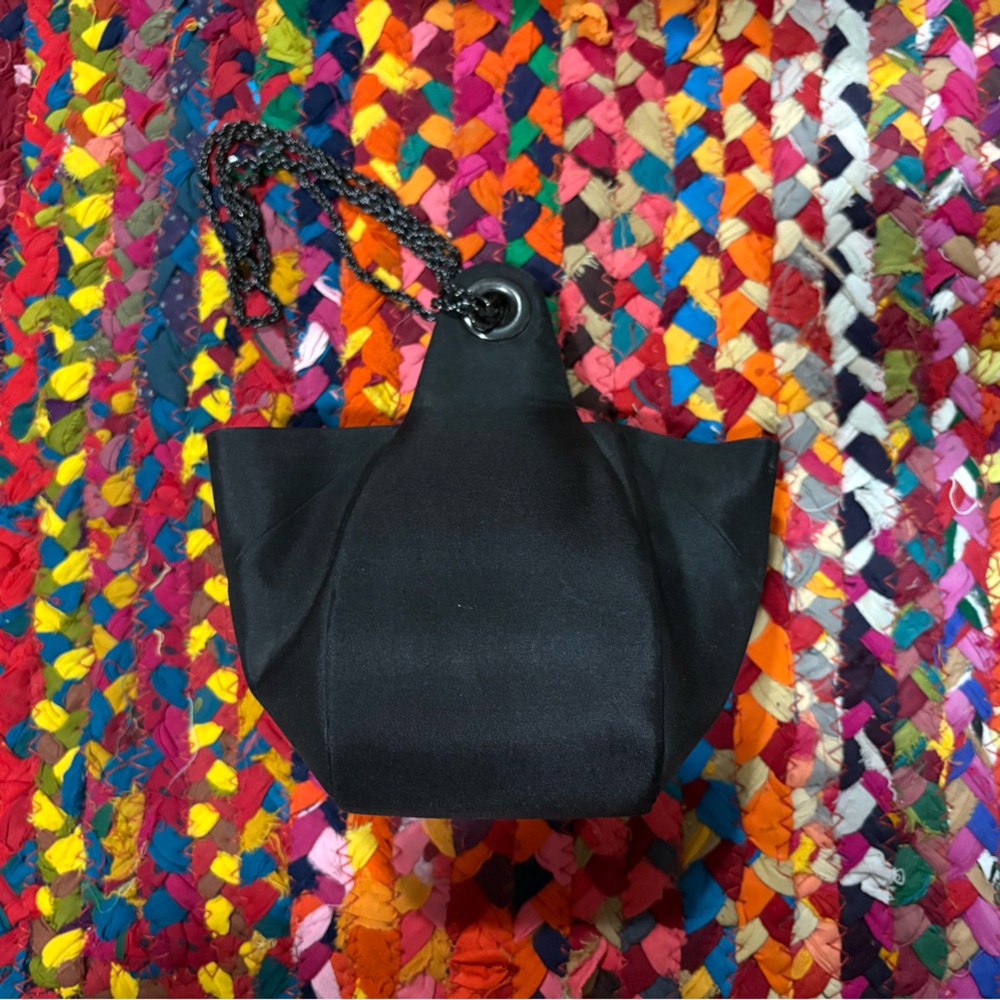 MARY KAY BLACK SATIN TEARDROP CHAIN CLUTCH PURSE
